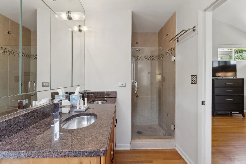 Family Friendly South Loop Escape by RedAwning - photo 11
