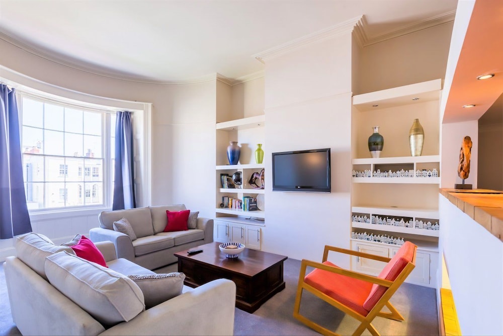 Luxury Apartments Churchside — 4-Star Luxury Hotel in Cheltenham, United Kingdom