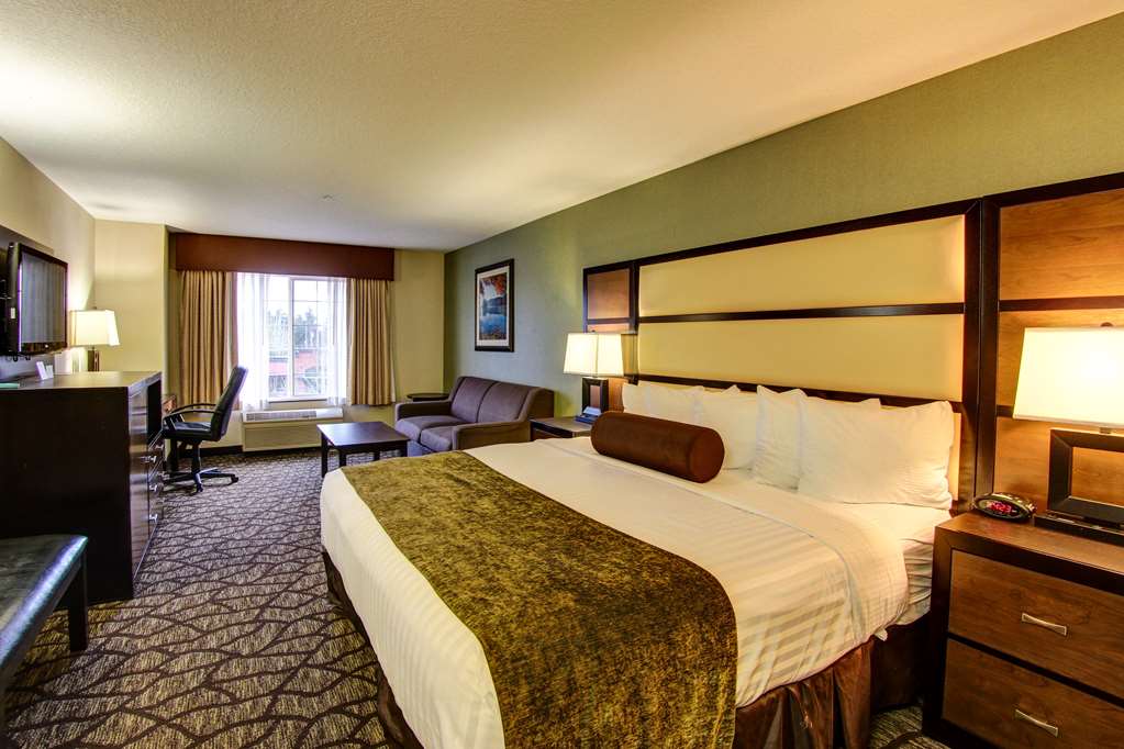 Best Western Plus Vancouver Mall Dr. Hotel & Suites - photo 16