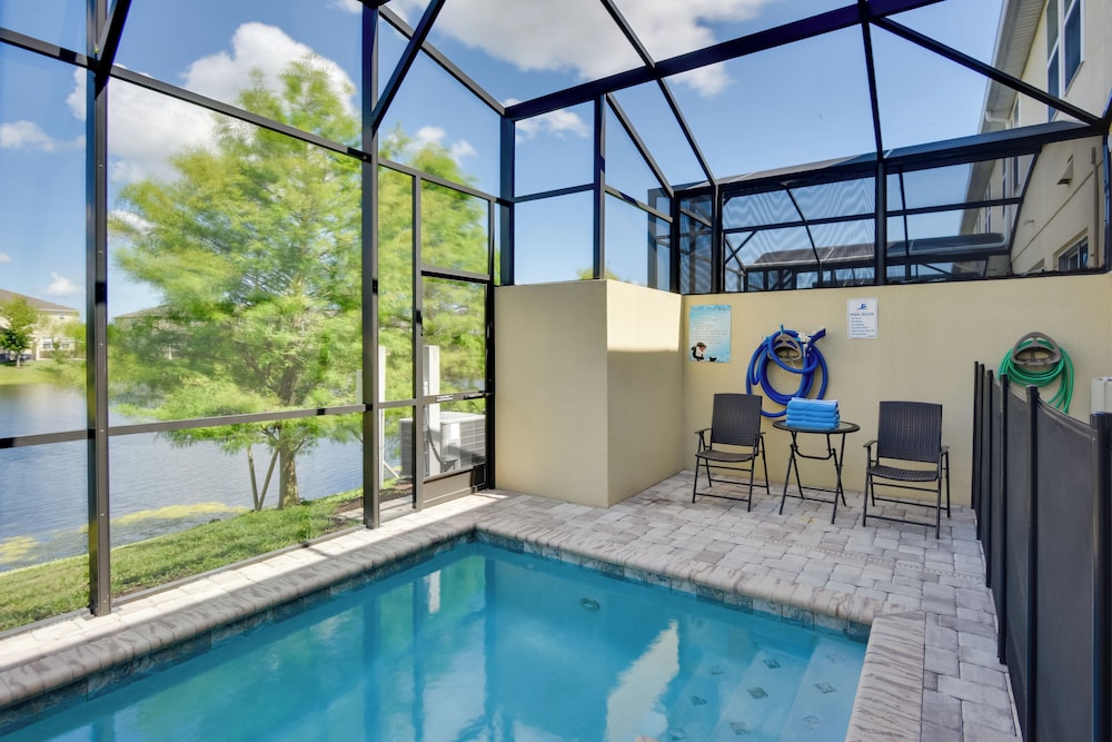 4 Mi to Disney: Compass Bay Resort Gem w Views - photo 2