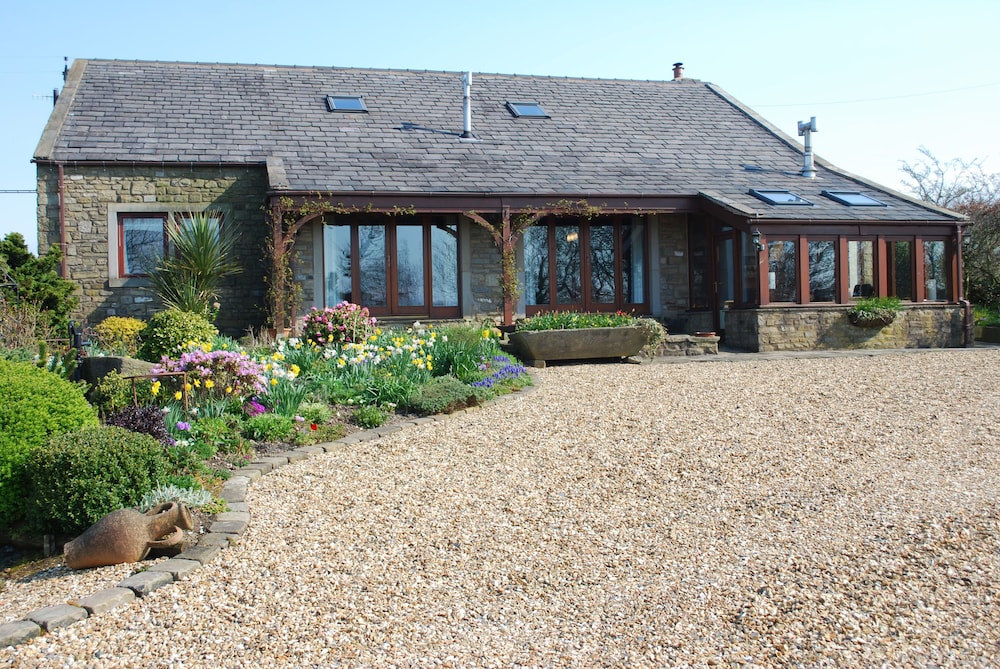 Moor View — 4-Star Luxury Hotel in Ingleton, United Kingdom