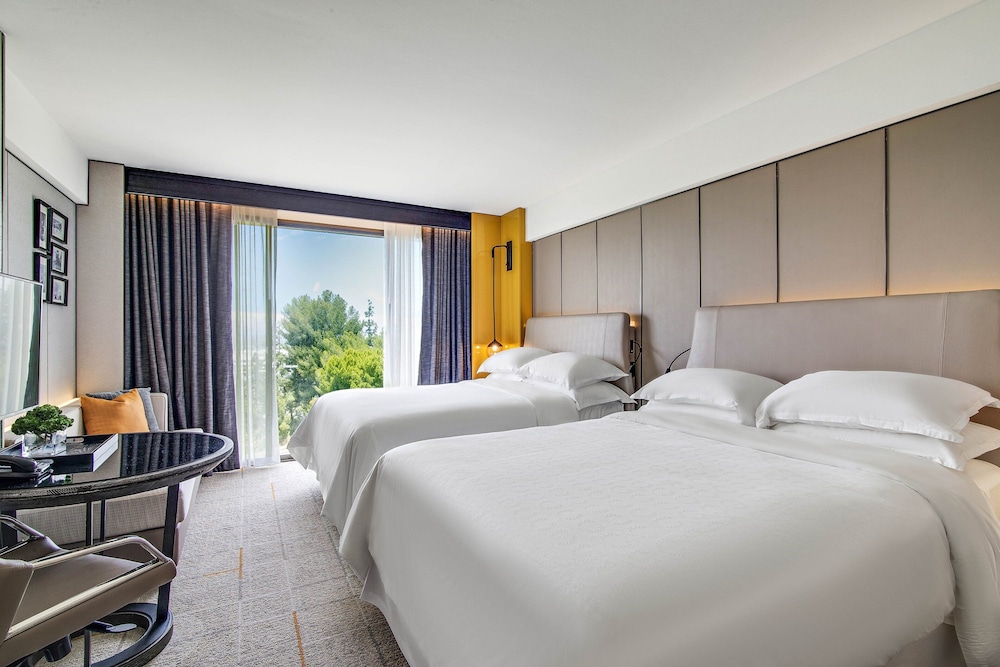 Sheraton Universal Hotel - photo 22