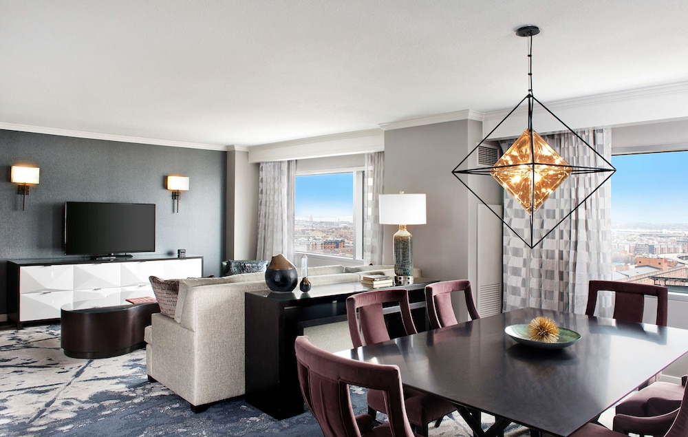 Hilton Baltimore Inner Harbor - photo 10