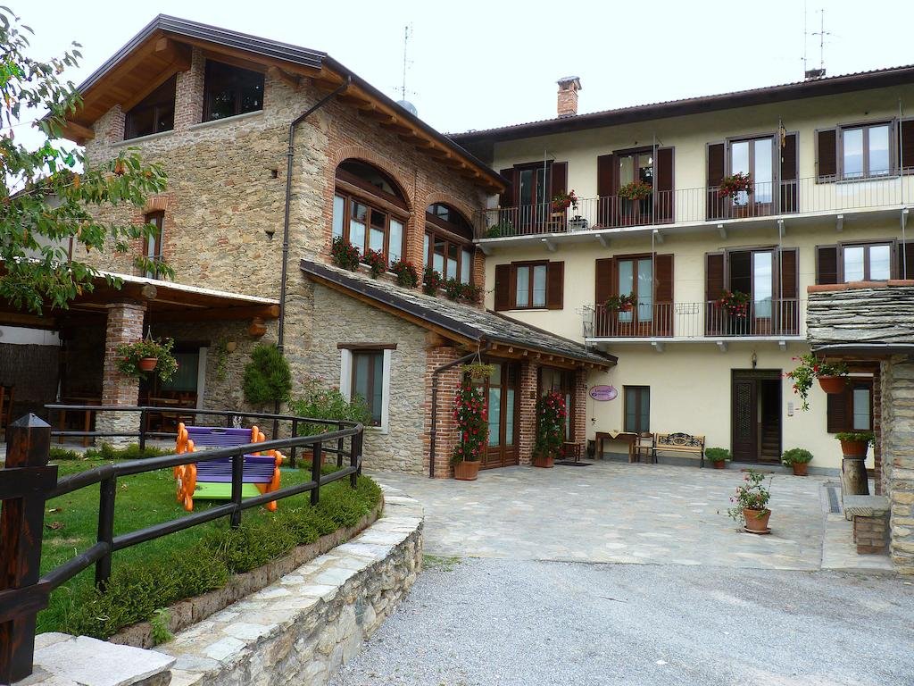 Locanda Occitana Cà Bianca - carbon neutral hotel in Roccabruna