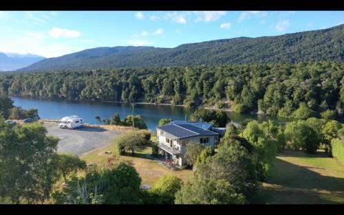 Glendale River View - carbon neutral hotel in Unknown City