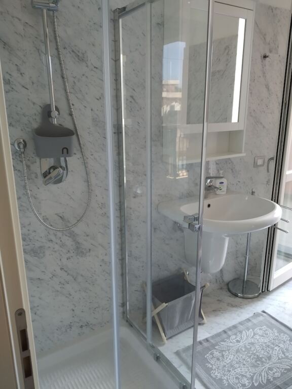 SeaView Cavi B. 100mt dal Mare — 4-Star Luxury Hotel in Lavagna, Italy