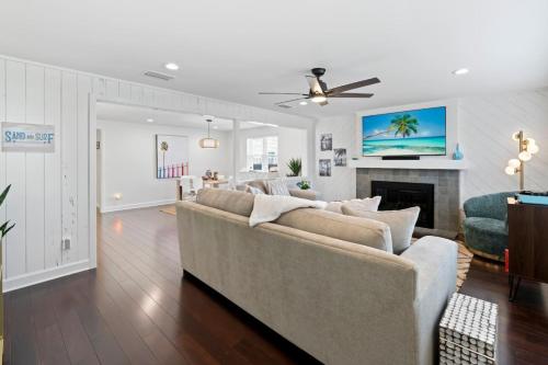 Wine Down Heated Saltwater Pool — Jacksonville Beach