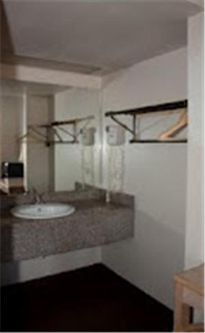 Luxury Inn and Suites Copperas Cove - photo 12