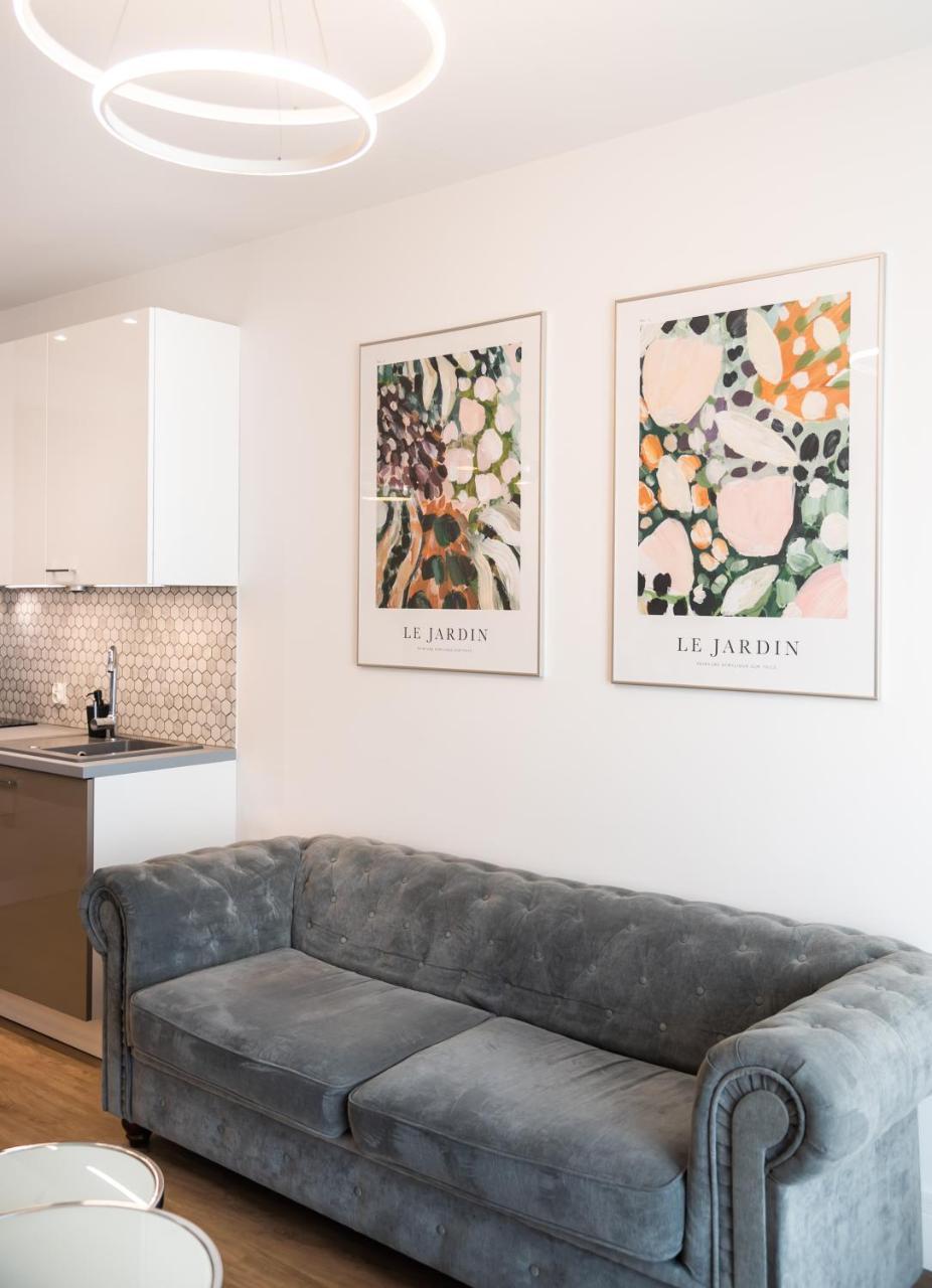 Wola Bloom Apartment by Bookinghost — 4-Star Luxury Hotel in Warsaw, Poland