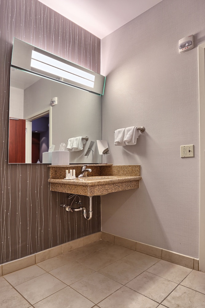 Courtyard by Marriott Harrisburg West Mechanicsburg - photo 22