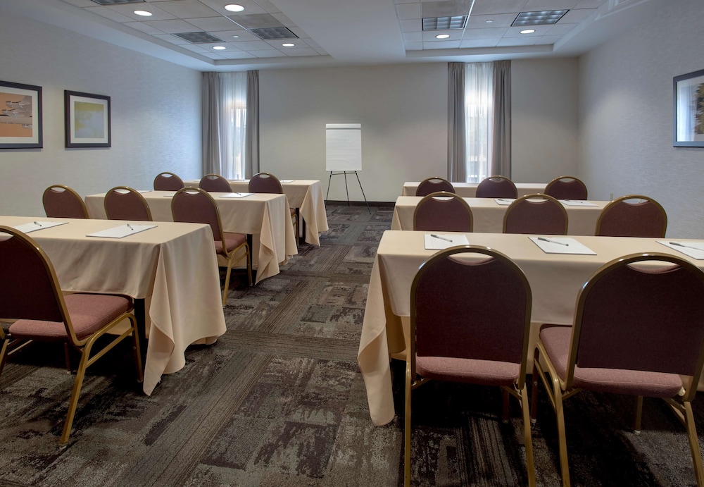 Hampton Inn Boston Logan Airport - photo 27