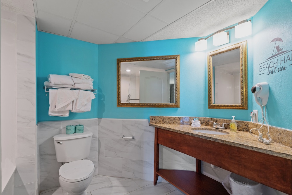 Units at Carolinian Beach Resort by Elliott Beach Rentals - photo 42