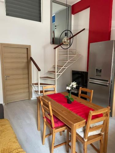 Comfy apartment with low ceiling attic — 4-Star Luxury Hotel in Athens, Greece