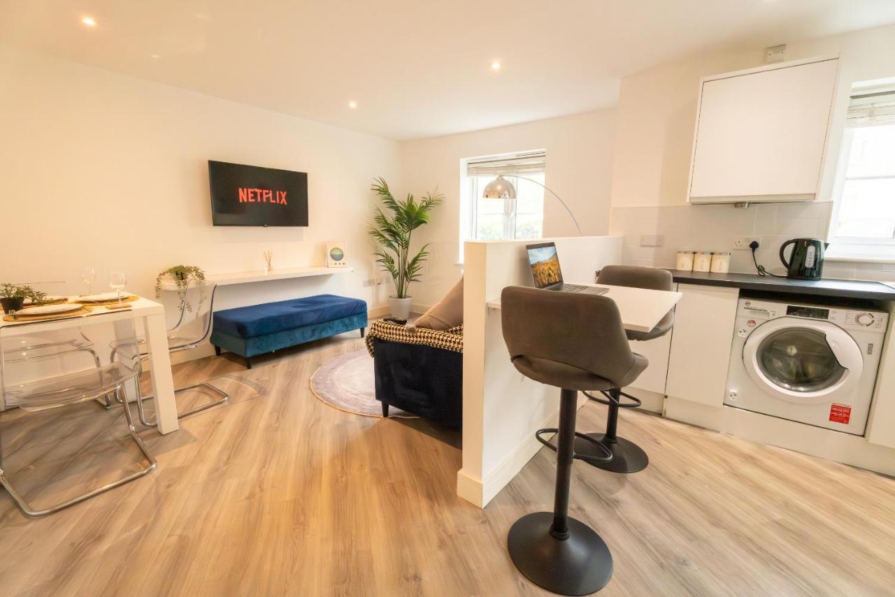 Pristine Purfleet Newly Renovated 2bed 2bath - last minute hotel in Purfleet