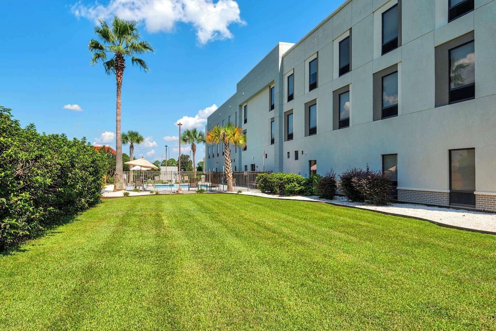 Hampton Inn & Suites Pensacola I 10 N at Univ. Town Plaza - photo 38
