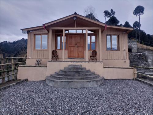 Adults Only Kashmir Eagle Heights Cottage & Restaurant by LMC — 5-Star Luxury Hotel in Muzaffarabad, Pakistan