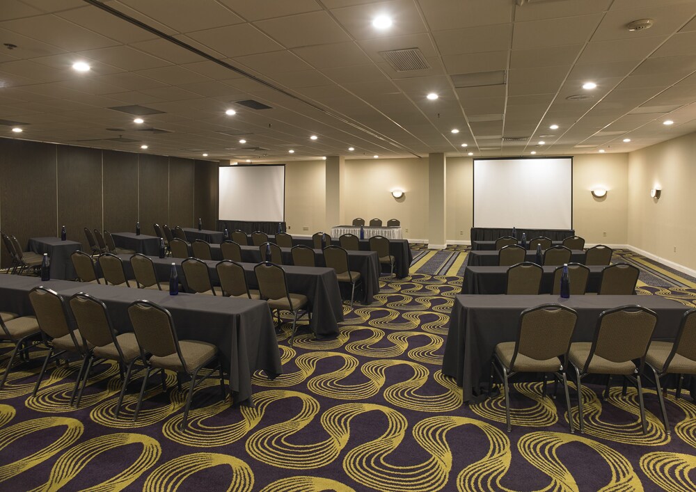 Radisson Hotel Rochester Riverside - photo 19