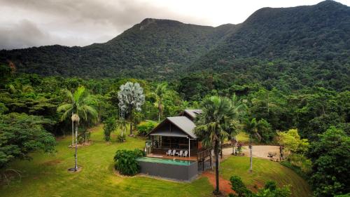 Cape Tribulation Getaway - carbon neutral hotel in Unknown City