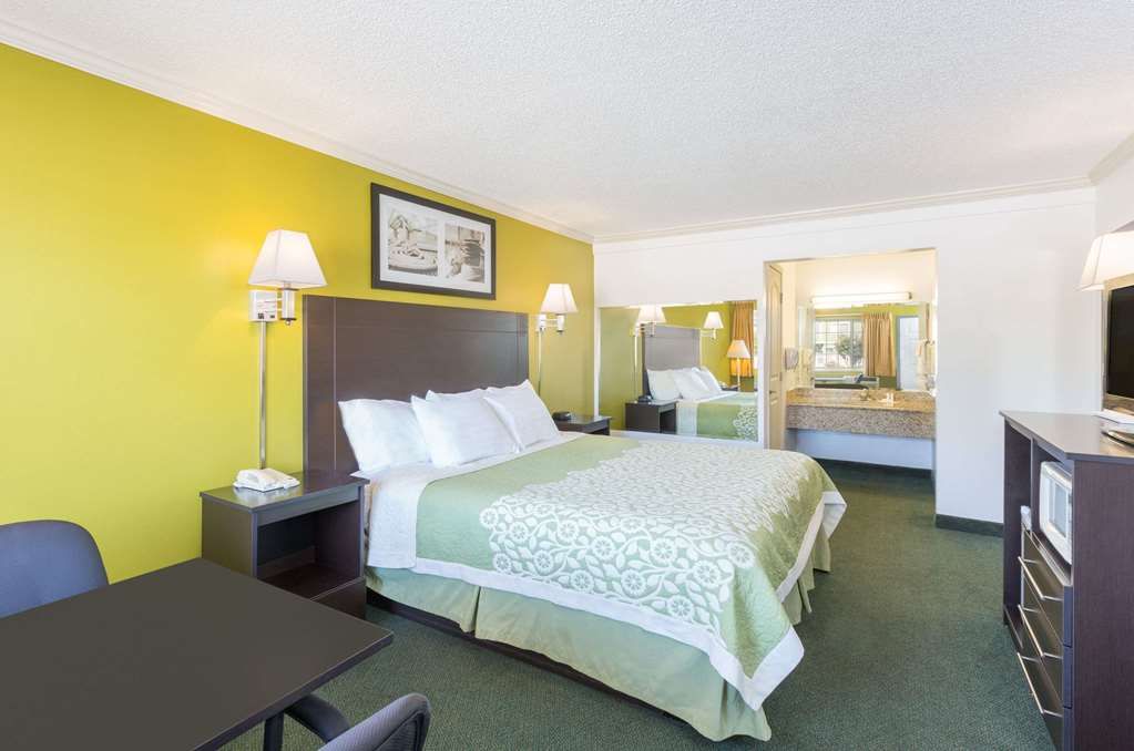 Days Inn King City - photo 9