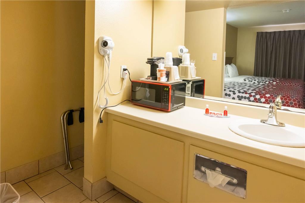Econo Lodge McAlester - photo 29