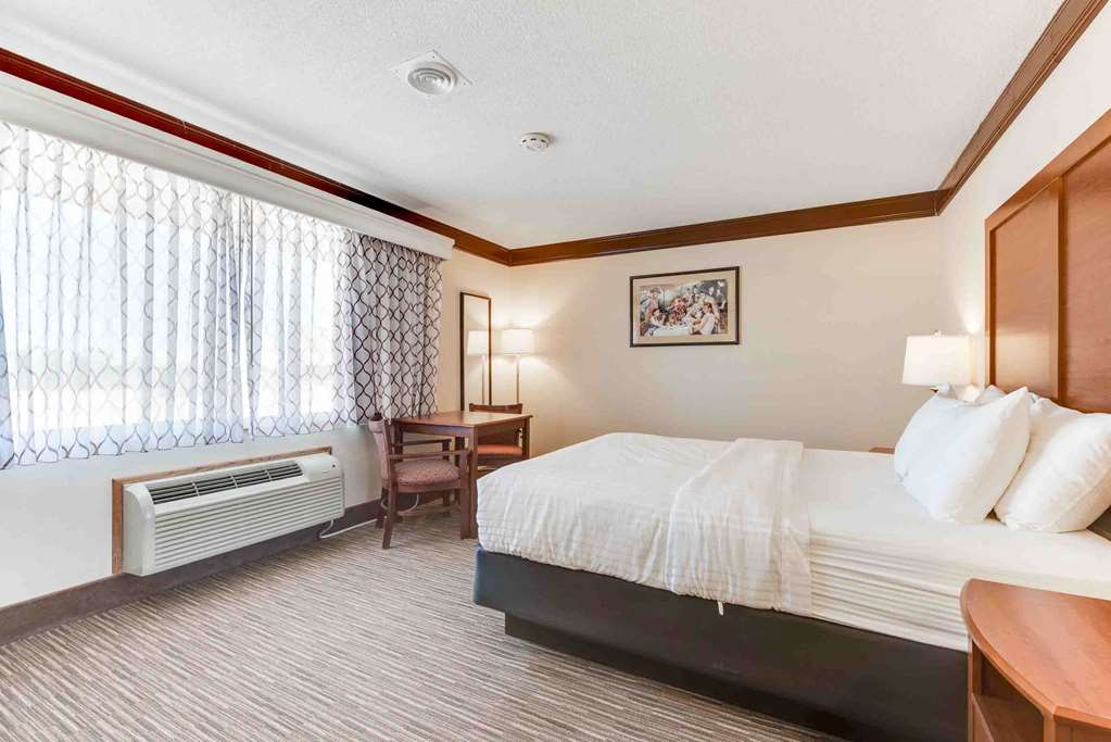 Best Western Movie Manor - photo 32