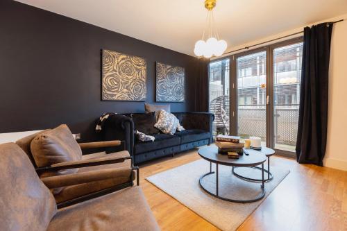 Coco Lounge Central Bham O R Parking & Balcony — 4-Star Luxury Hotel in Birmingham, United Kingdom