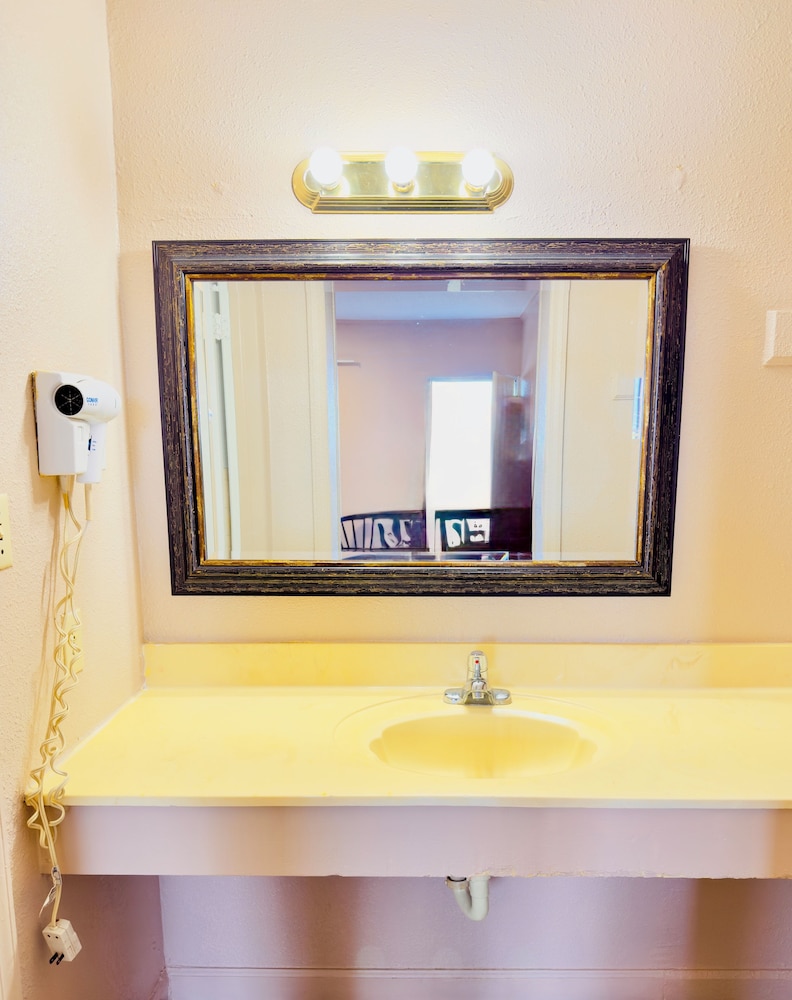 Ross Motel - photo 24