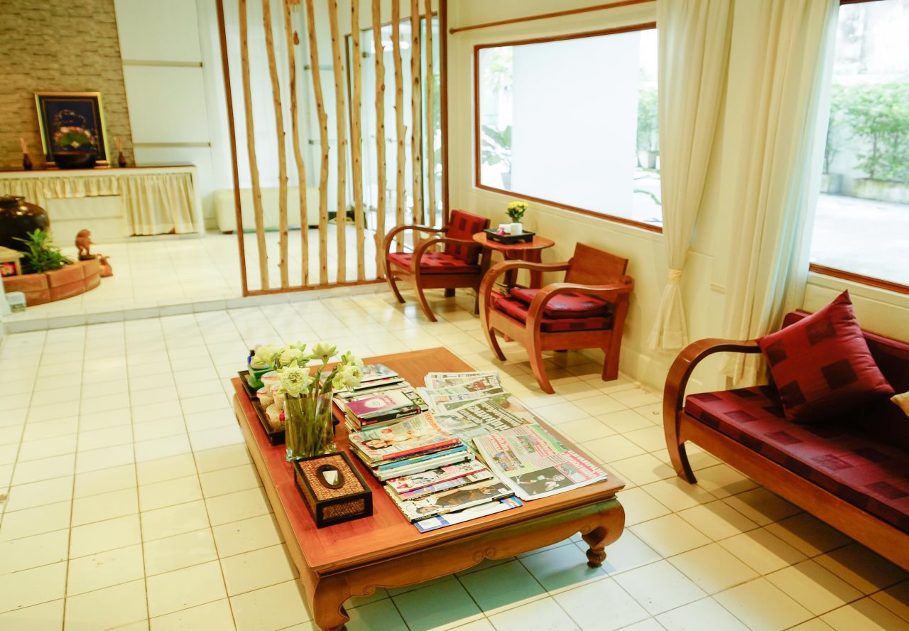 Saphan Krungthep Hostel & Spa