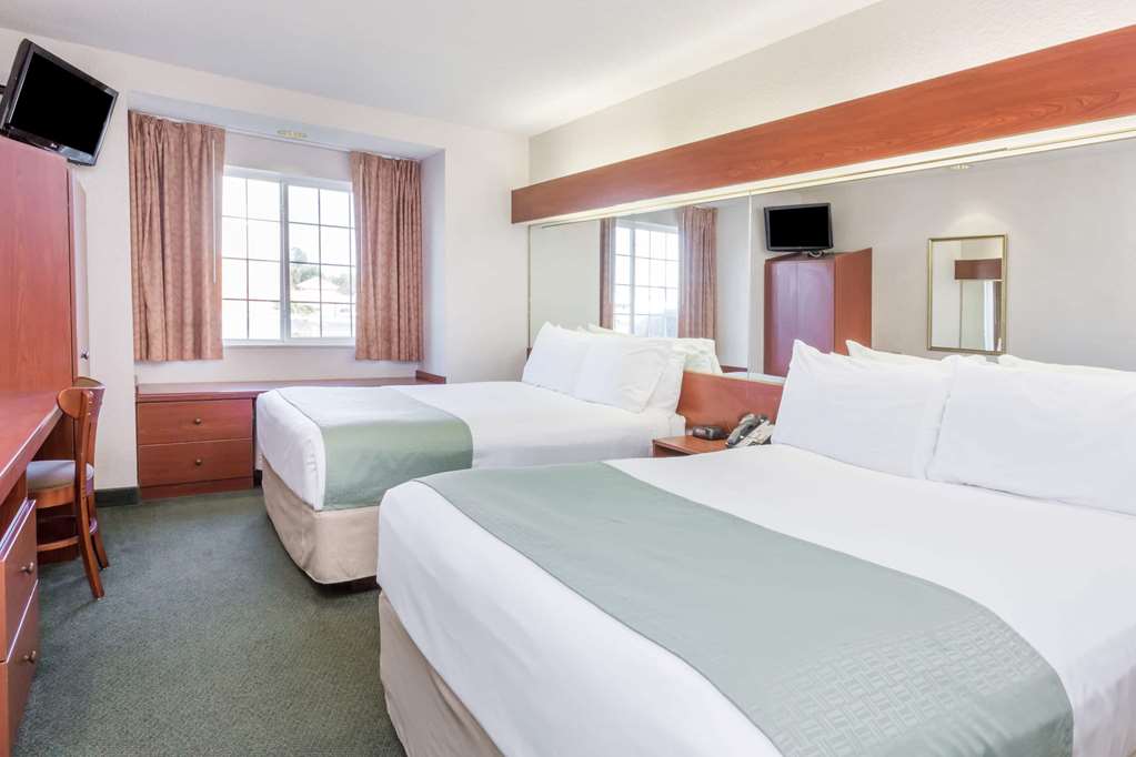 Microtel Inn & Suites by Wyndham Marianna - photo 10