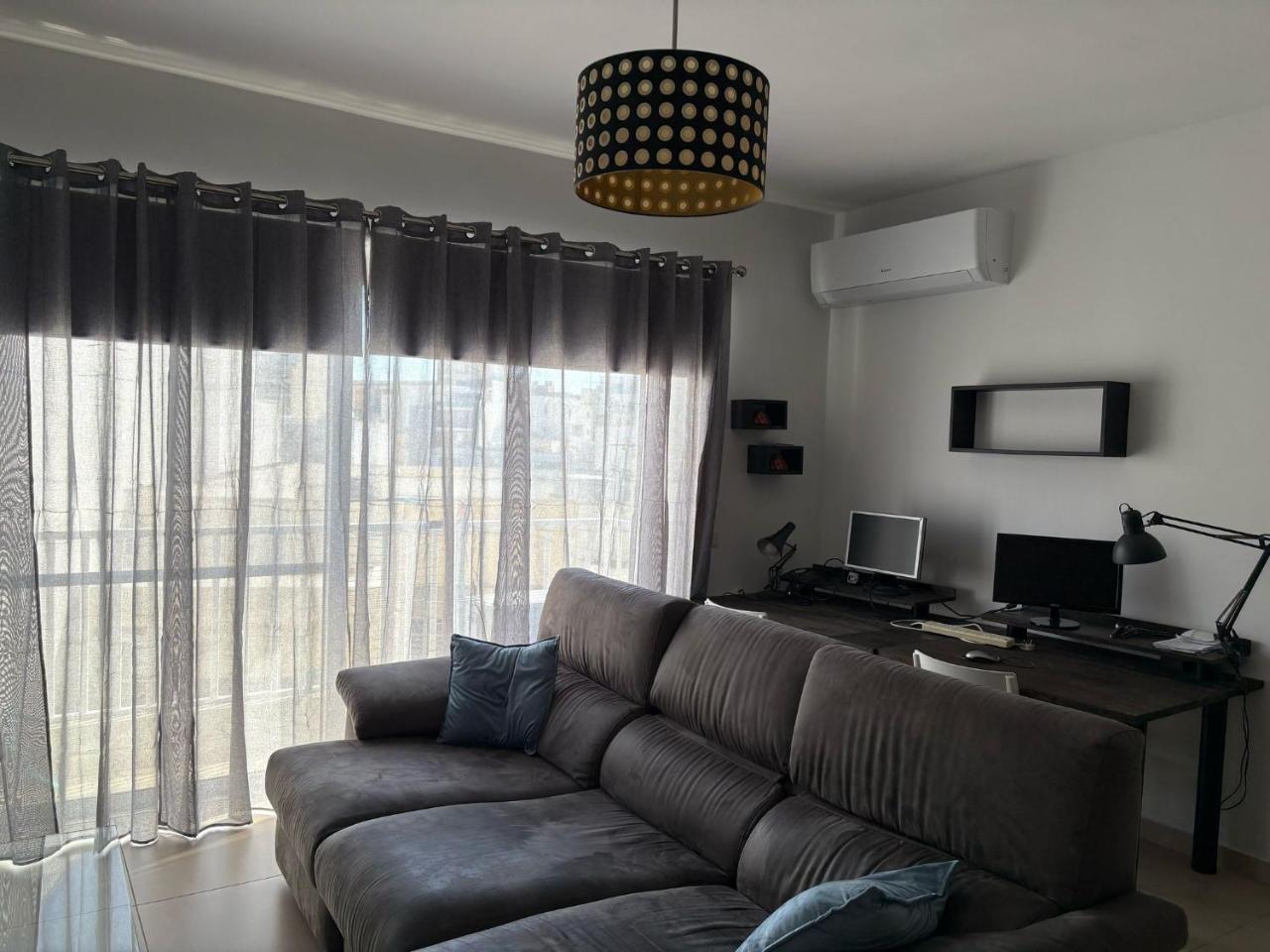 St Julians Central Apartment — 4-Star Luxury Hotel in San Giljan, Malta