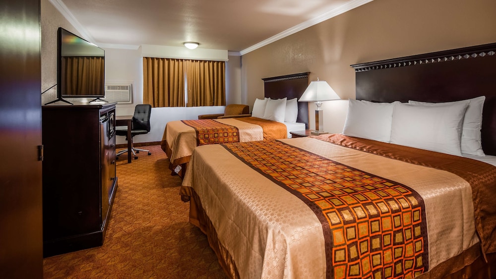 Lompoc Valley Inn and Suites - photo 6