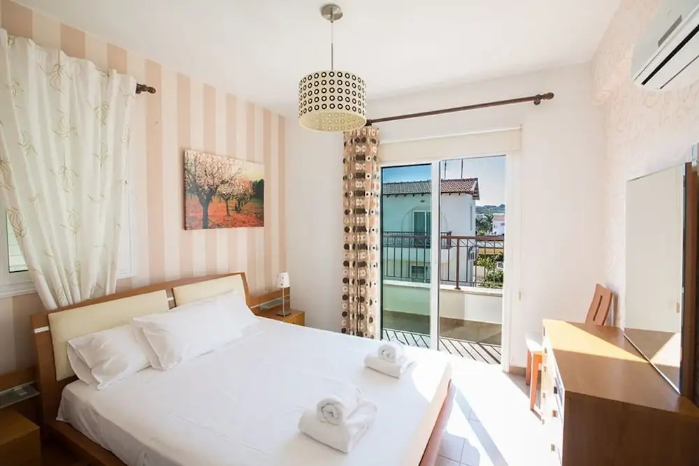 Luxury 2 Bedroom Villa With Private Pool Paralimni Villa 1240
