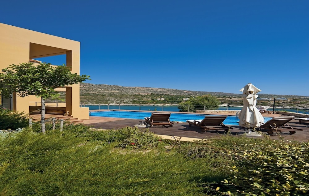 Daphne Villa in Chania — 5-Star Luxury Hotel in Chania, Greece