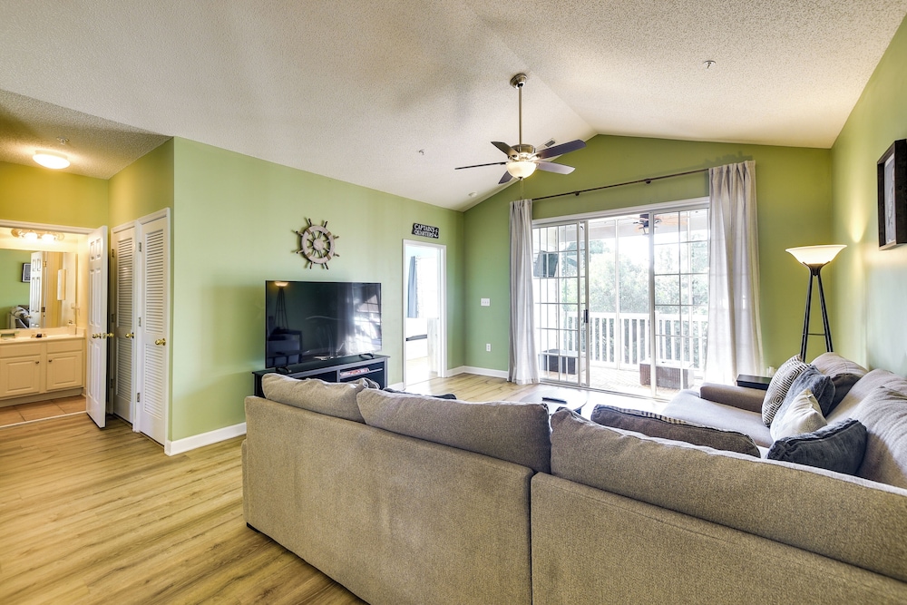 Barefoot Resort Condo w Pools & Balcony - photo 3