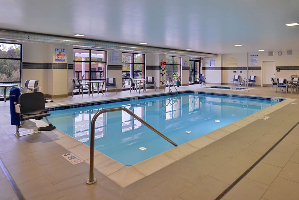 Hampton Inn & Suites Ann Arbor West - photo 40