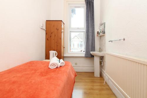 Pebbles guest house room 19 in Southampton, United Kingdom