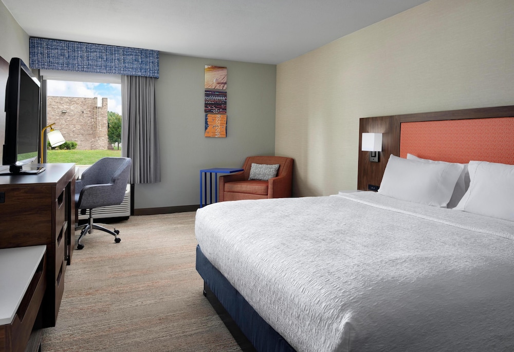 Hampton Inn Meridian - photo 12