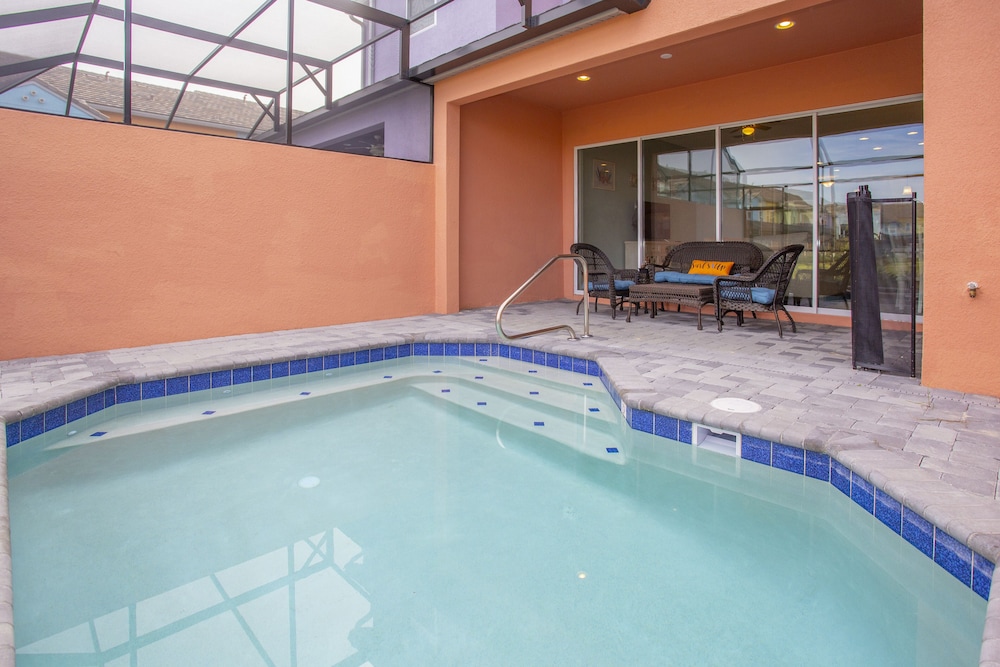 Marvelous 4 Bedroom w Pool @ Festival Resort 197 - photo 32