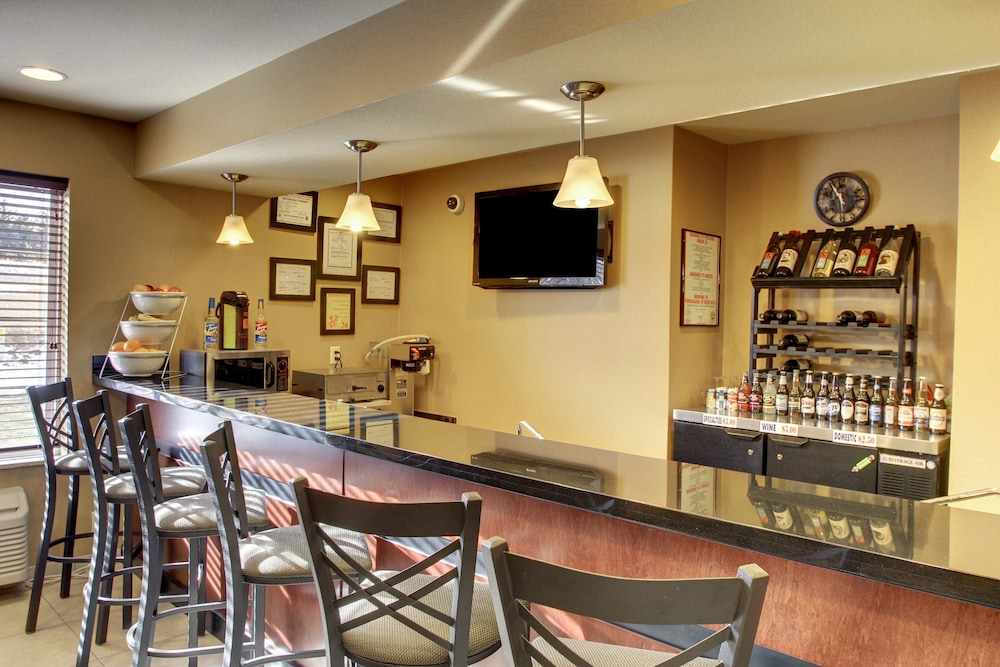 Cobblestone Inn & Suites Hartington - photo 30