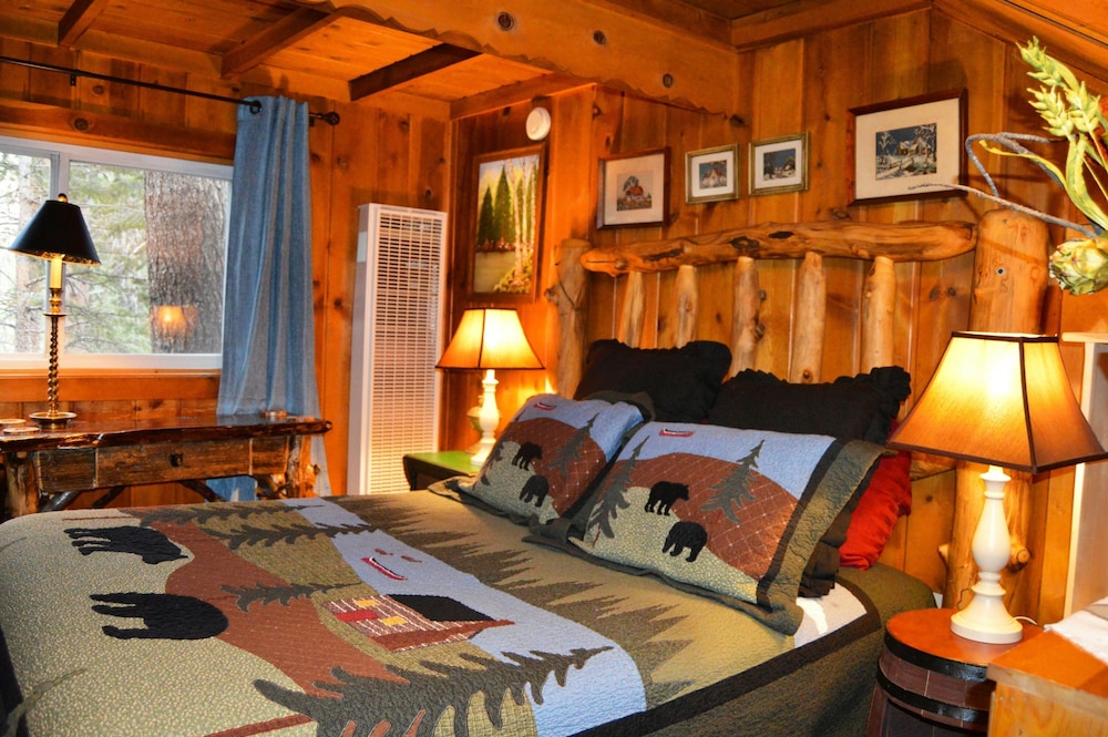 Pine Haven Resort - carbon neutral hotel in Estes Park