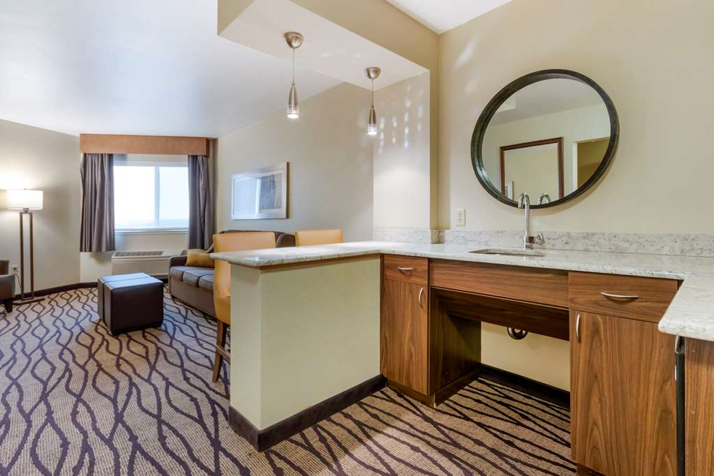 Comfort Inn & Suites Market Airport - photo 19