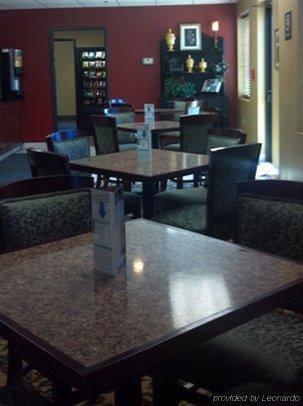 Chisholm Suite Hotel - photo 10