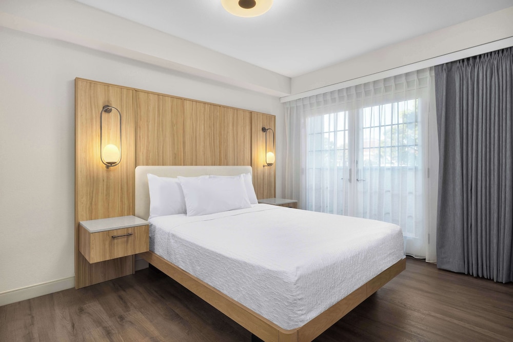 Homewood Suites by Hilton San Diego Airport Liberty Station - photo 8