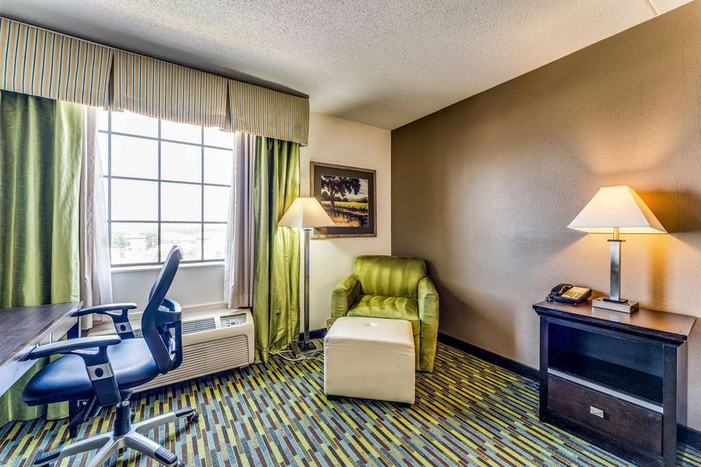 Wyndham Garden Wichita Downtown - photo 15