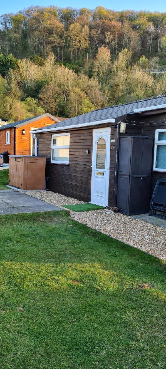 Chalet 88 — 4-Star Luxury Hotel in Aberystwyth, United Kingdom