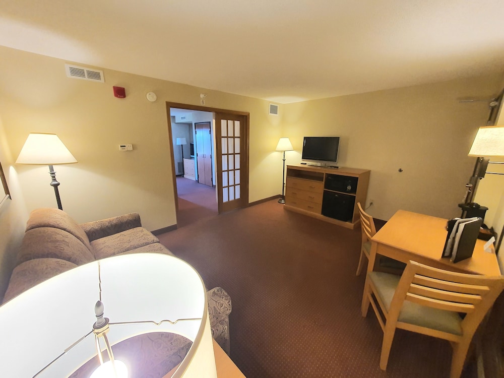AmeriVu Inn & Suites Waconia - photo 28