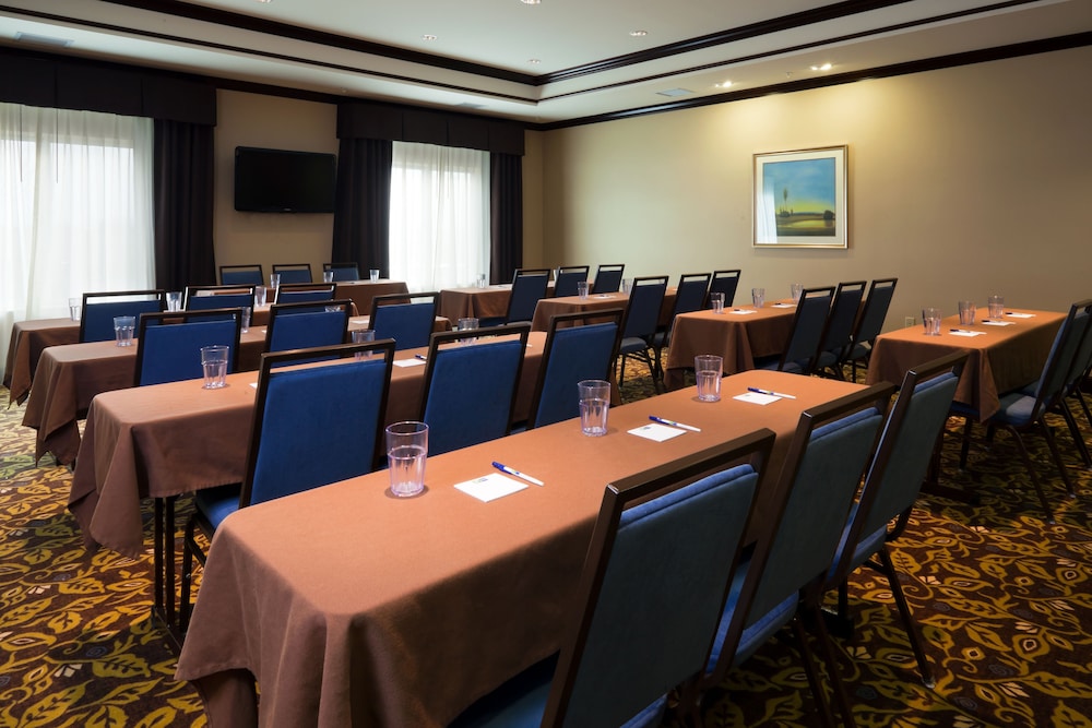 Holiday Inn Express Washington Court House an IHG Hotel - photo 48