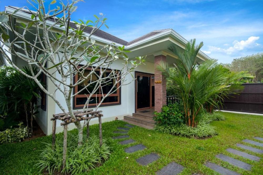 Tanrak Villa — 4-Star Luxury Hotel in Phuket, Thailand