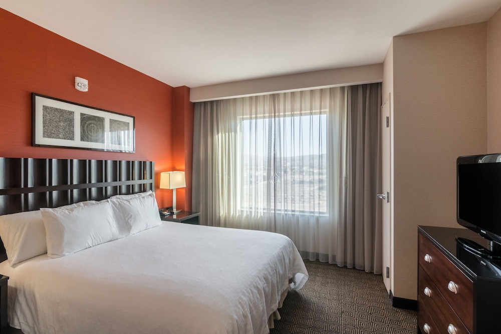Embassy Suites Palmdale - photo 12