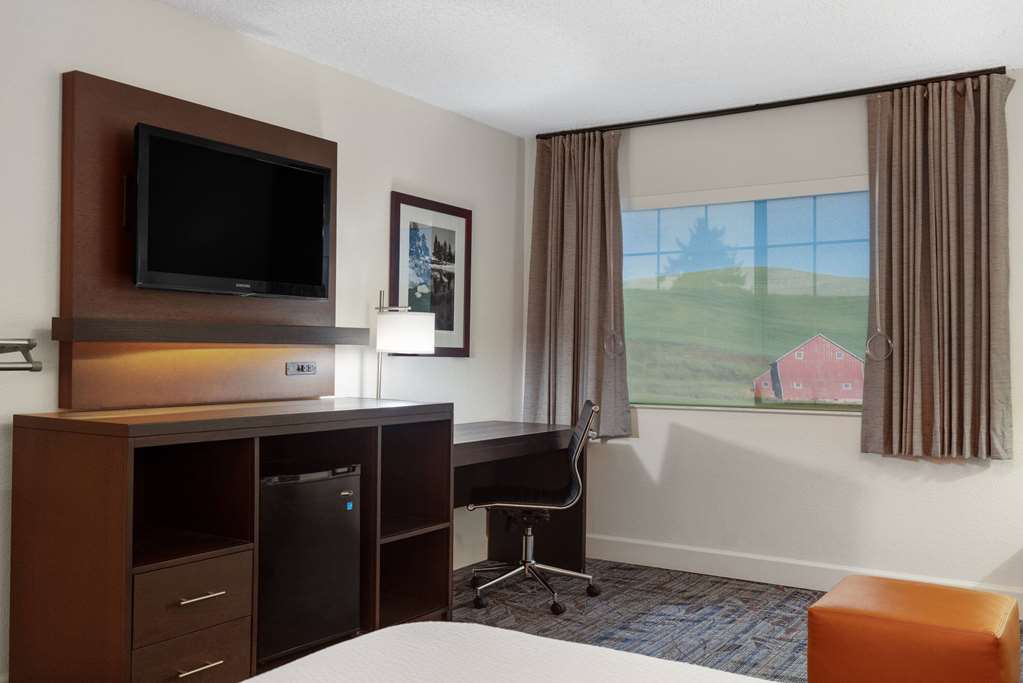 Ramada by Wyndham Spokane Airport - photo 22